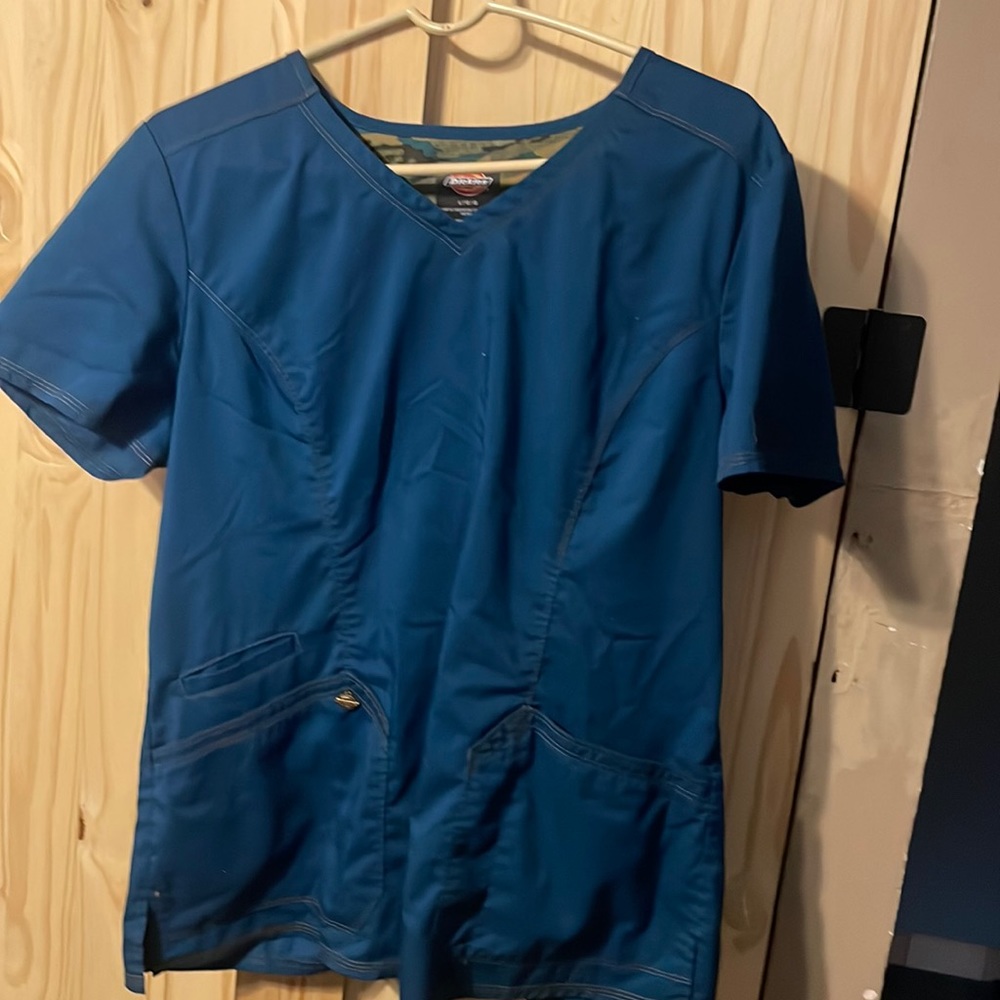Dickies, teal, blue scrub top size large